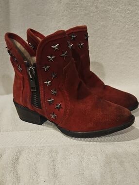 CIRCLE G DISTRESSED SUEDE BOOTS